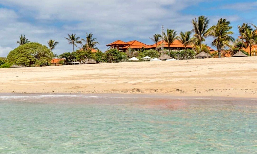 Pantai Mengiat nusa dua